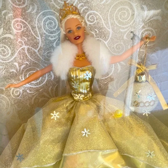 Special 2000 Edition Celebration Barbie - Picture 3 of 8